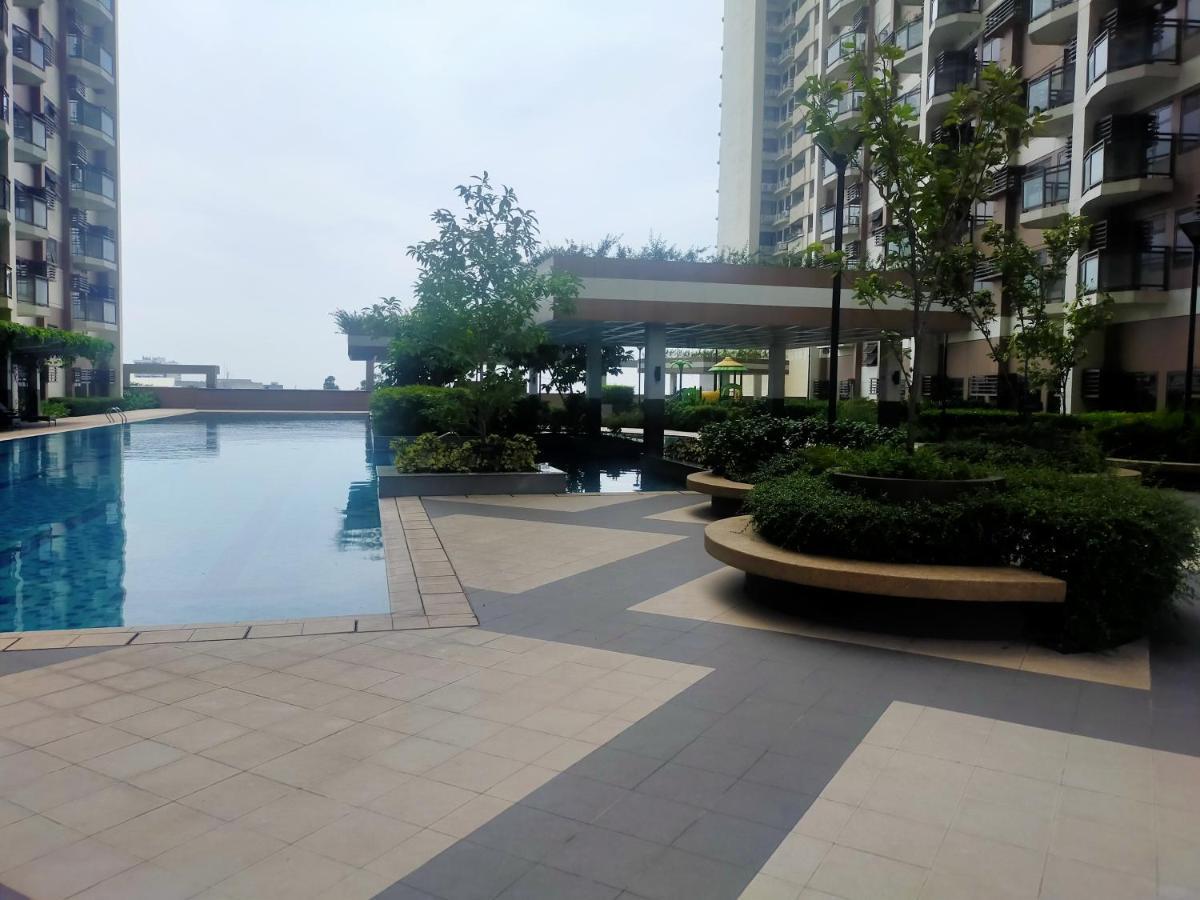 The Radiance Manila Bay Aparthotel Pasay Exterior photo