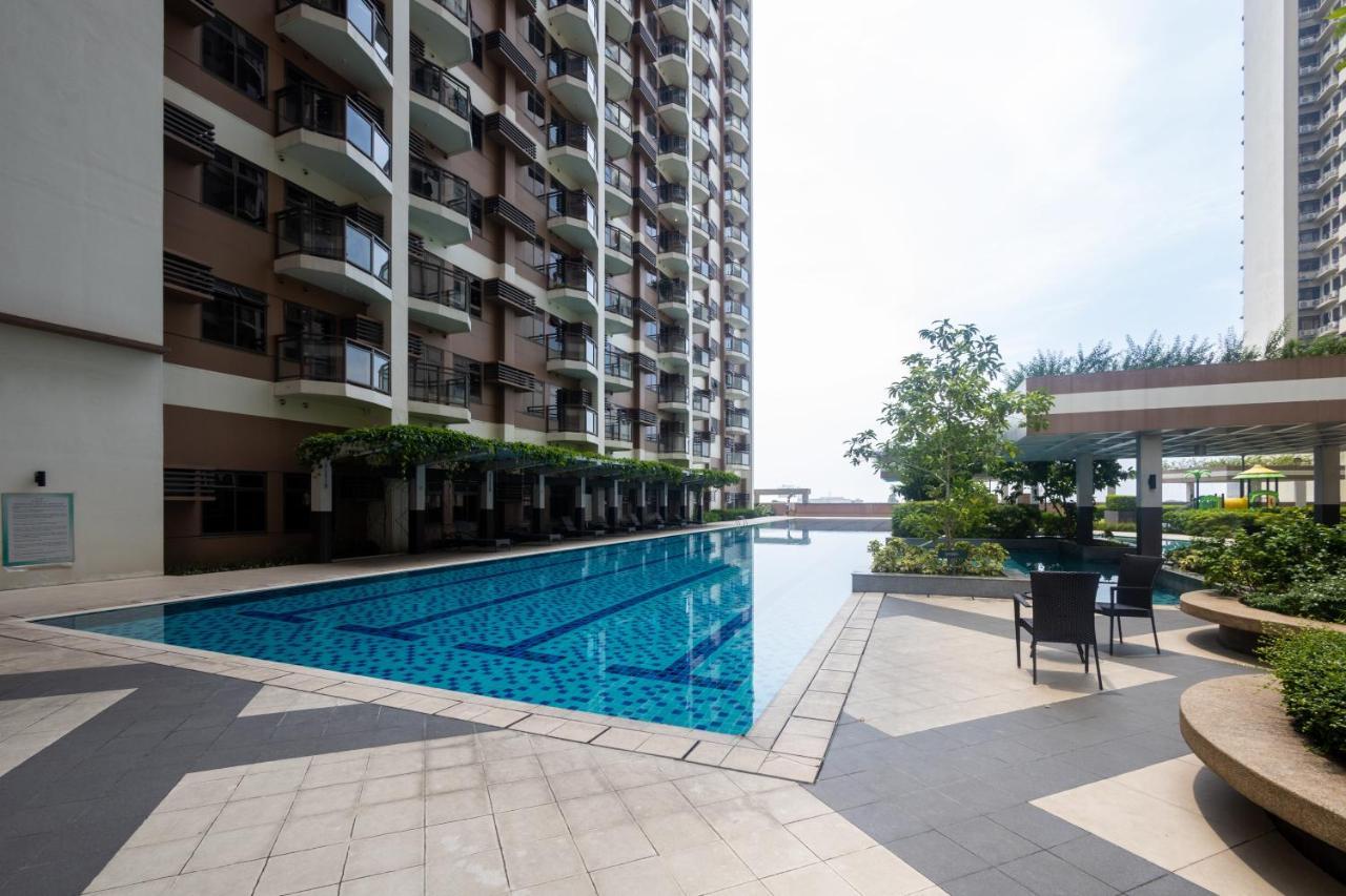 The Radiance Manila Bay Aparthotel Pasay Exterior photo
