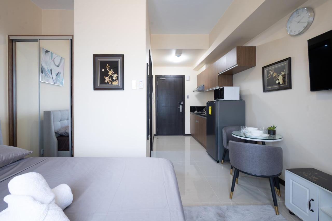The Radiance Manila Bay Aparthotel Pasay Exterior photo