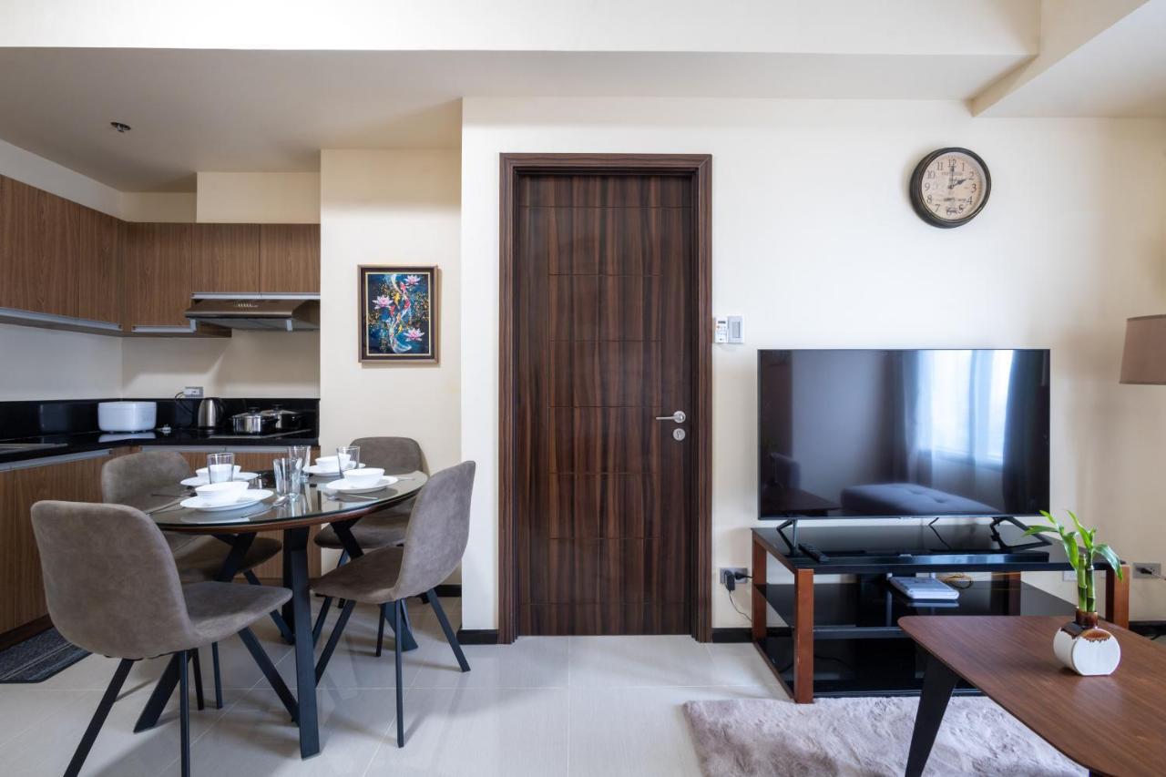The Radiance Manila Bay Aparthotel Pasay Exterior photo