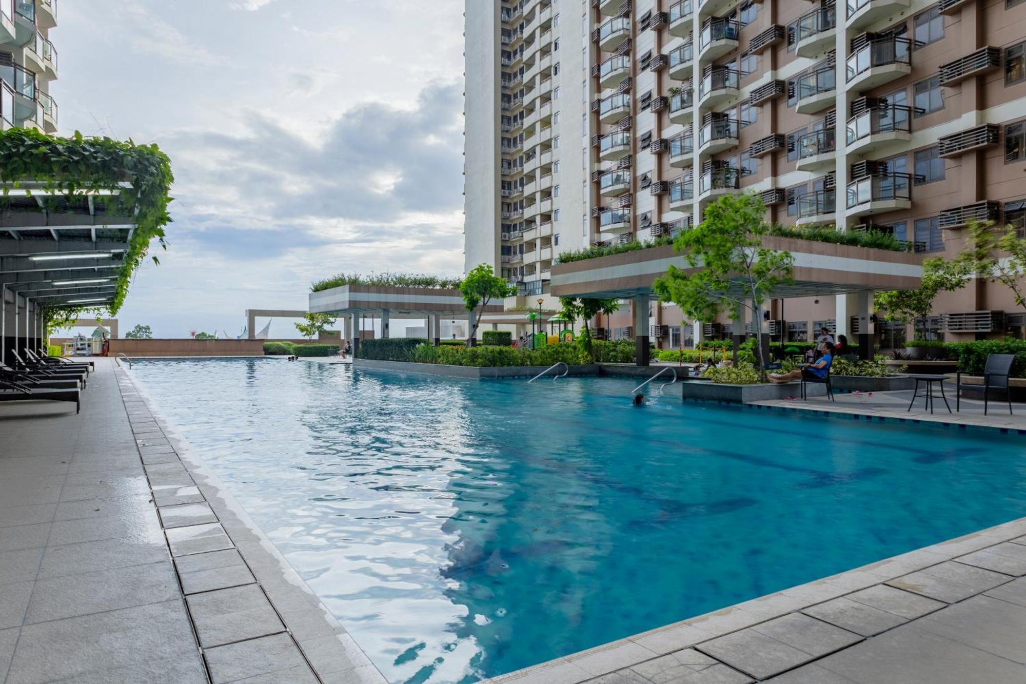 The Radiance Manila Bay Aparthotel Pasay Exterior photo