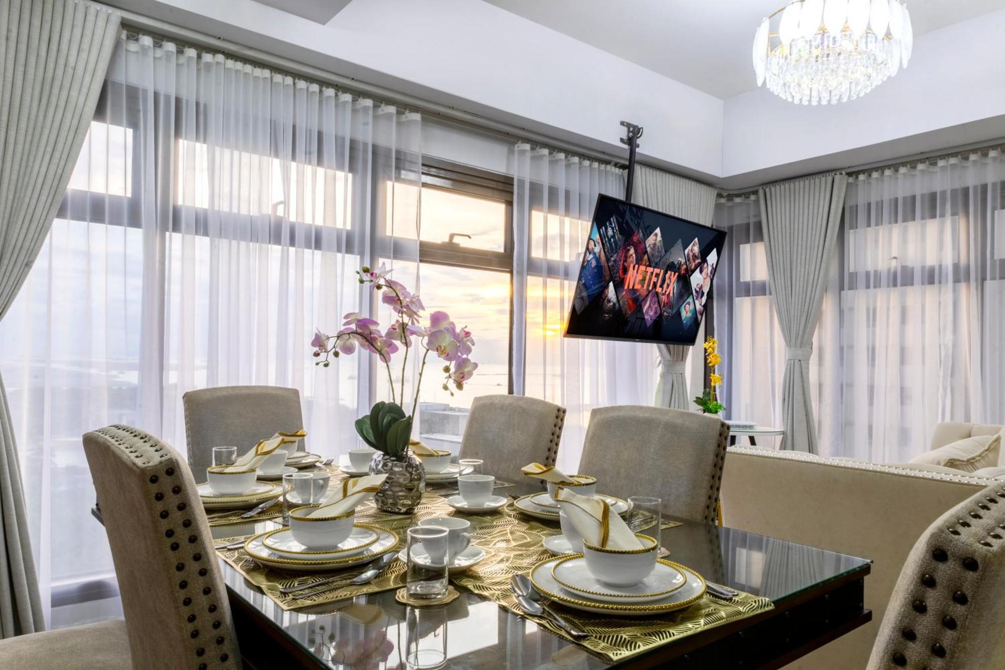 The Radiance Manila Bay Aparthotel Pasay Exterior photo