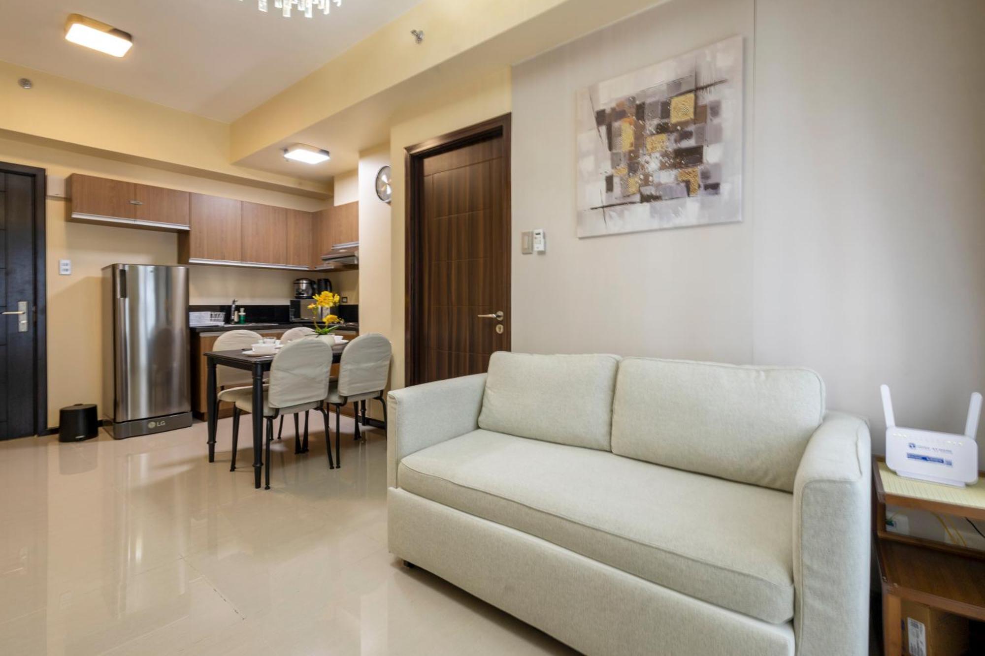 The Radiance Manila Bay Aparthotel Pasay Exterior photo