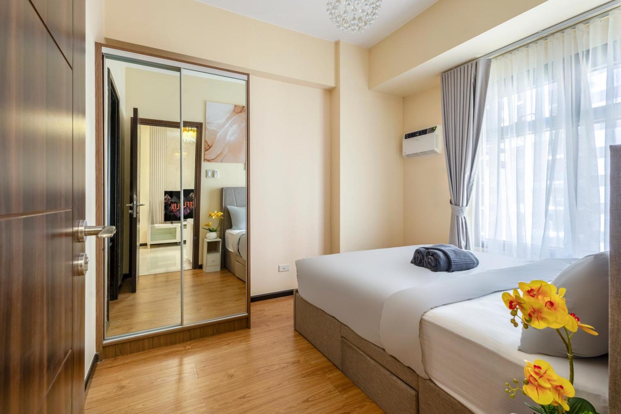 The Radiance Manila Bay Aparthotel Pasay Exterior photo