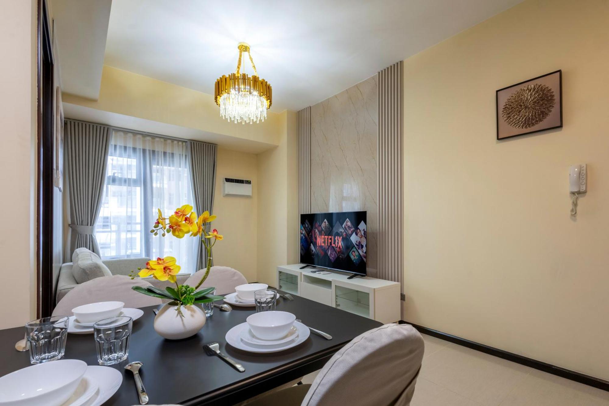 The Radiance Manila Bay Aparthotel Pasay Exterior photo